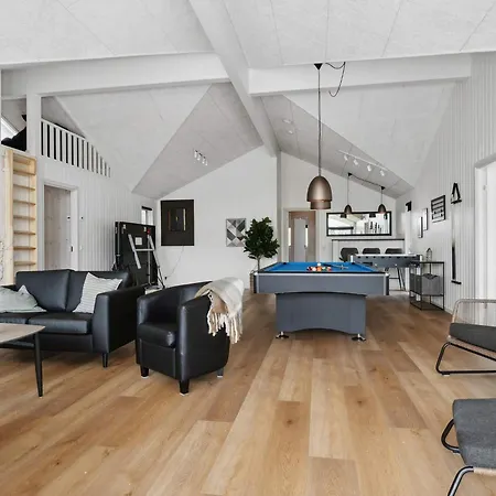 5 Star In Idestrup Bøtø By