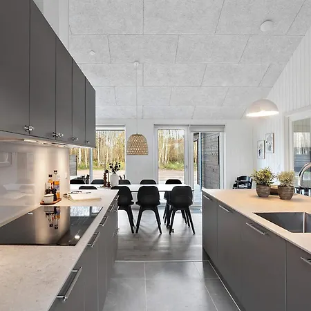 5 Star In Idestrup Bøtø By