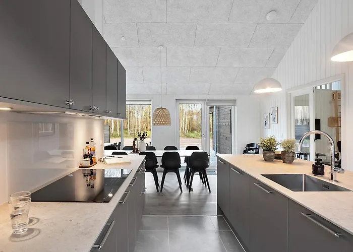 5 Star In Idestrup Bøtø By